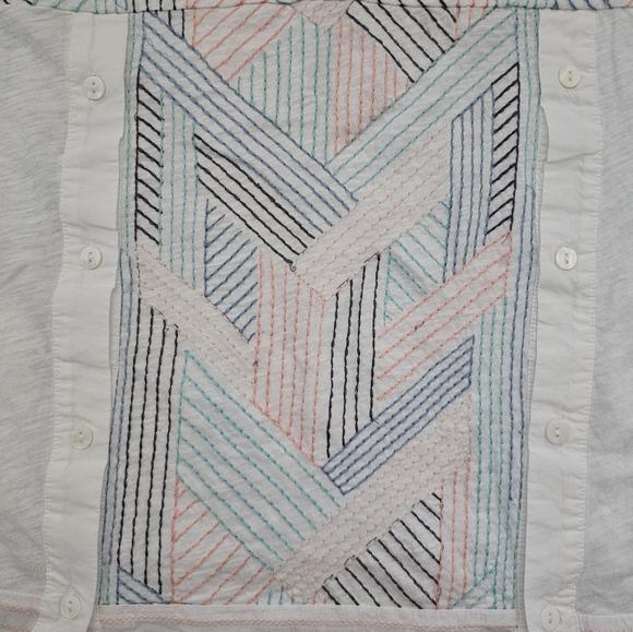 Anthro Akemi + Kim White Embroidered Blouse - Picture 8 of 12